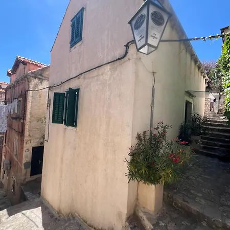 La E Bella I *